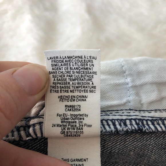 FREE PEOPLE • Distressed Denim Cutoff Jean Shorts Dark Wash Size W27 - Picture 10 of 14